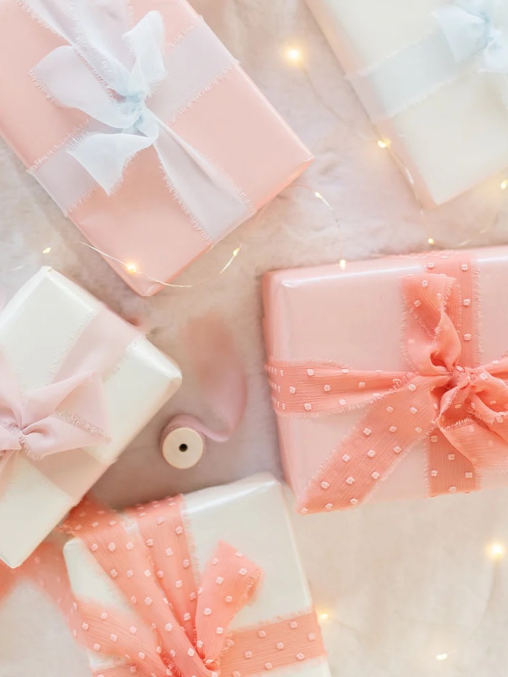 Jilly Box - OLF Studio: Hand-Frayed Ribbon - Picture 2 of 4